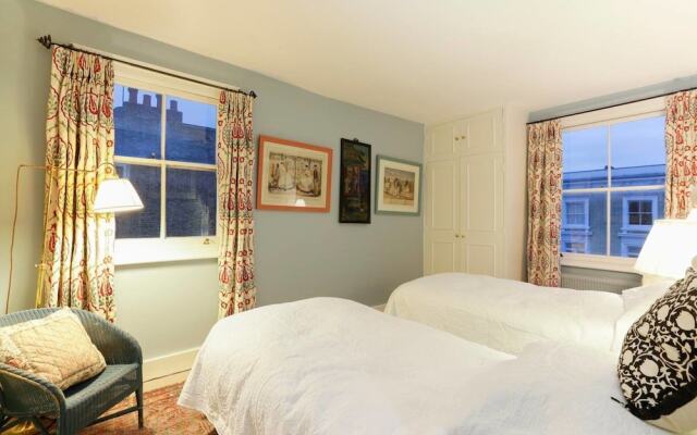 ALTIDO Attractive Chelsea Apartment Sleeps 4