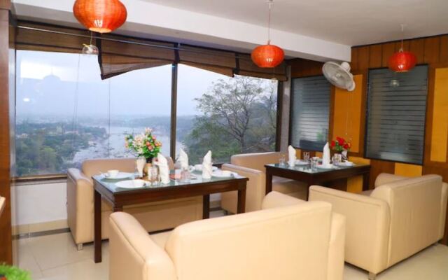 Hotel Ganesha Inn