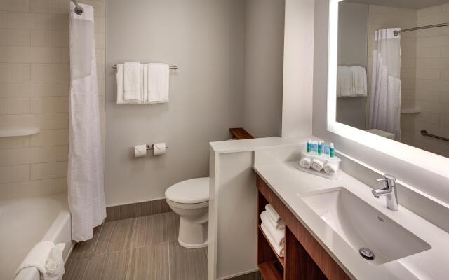 Holiday Inn Express & Suites Terrace by IHG