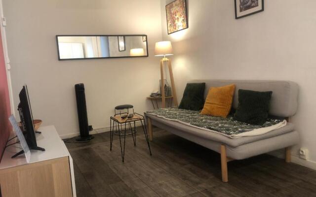 Appt 2 chambres au centre ville 4è