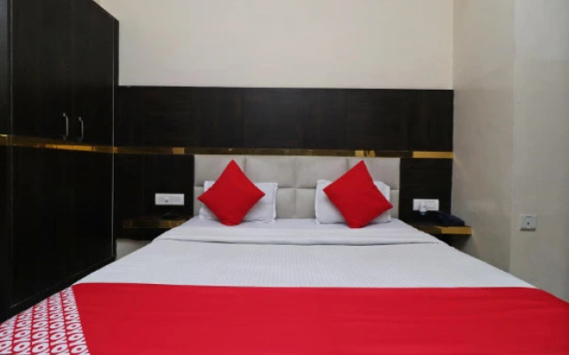 Hotel Dream Land by OYO
