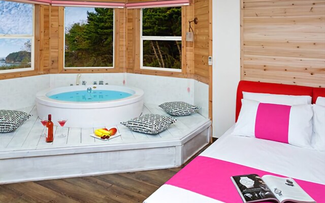 Daebudodemuri Mare Blue Pension