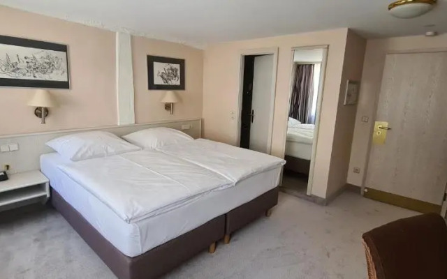 Hotel Garni Am Ellinger Tor