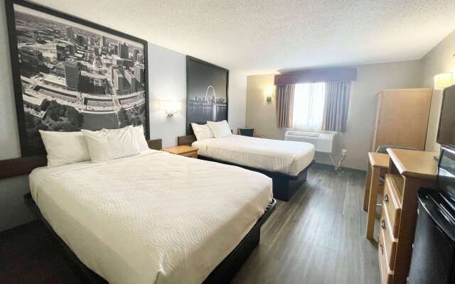 Super 8 by Wyndham St. Clair MO