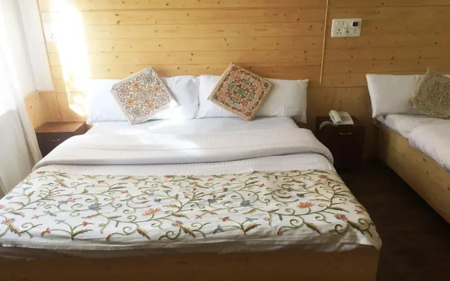 Hotel Fifth Season by OYO