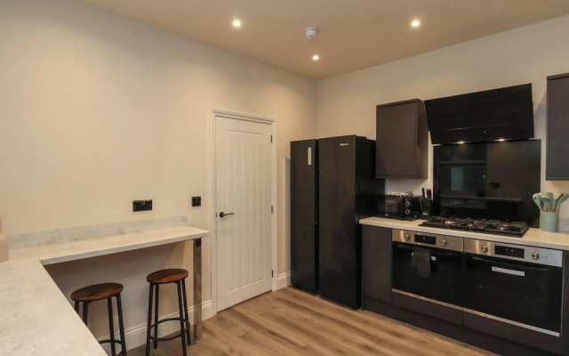 23 Trafalgar Square