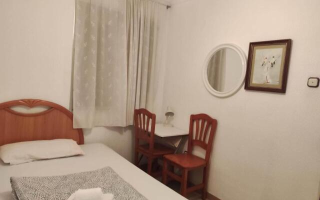 30-1- Комната в квартире для 1 до 2 человек, Alicante