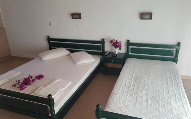 Studios Dimitris Giatras