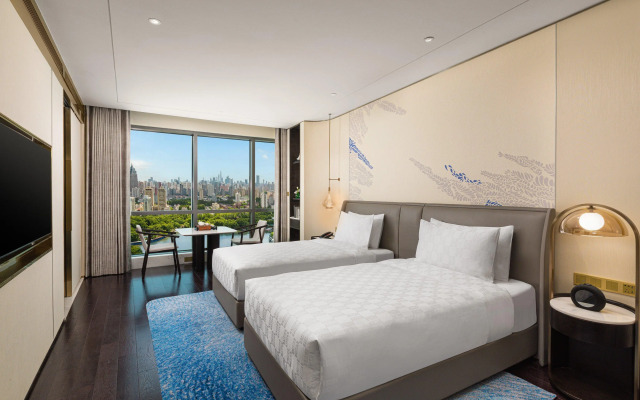 HUALUXE Shanghai Changfeng Park by IHG