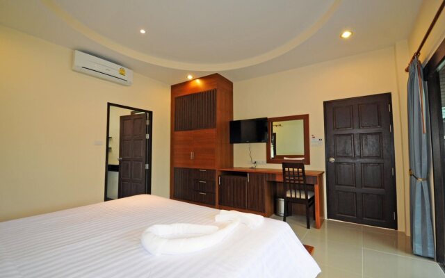Phatcharee Resort