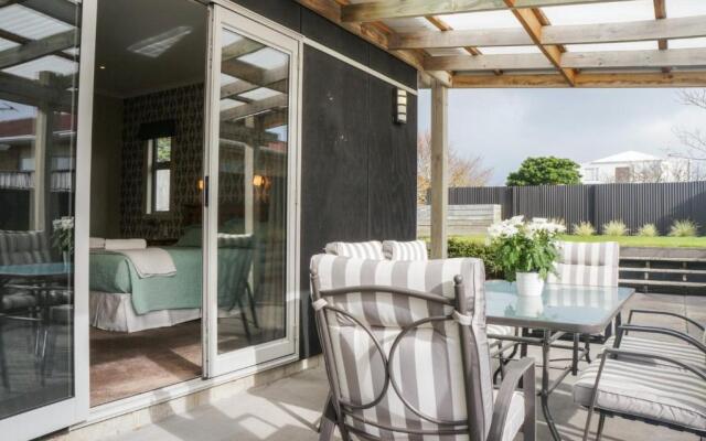 Relax On Richmond - Modern Large Beach House