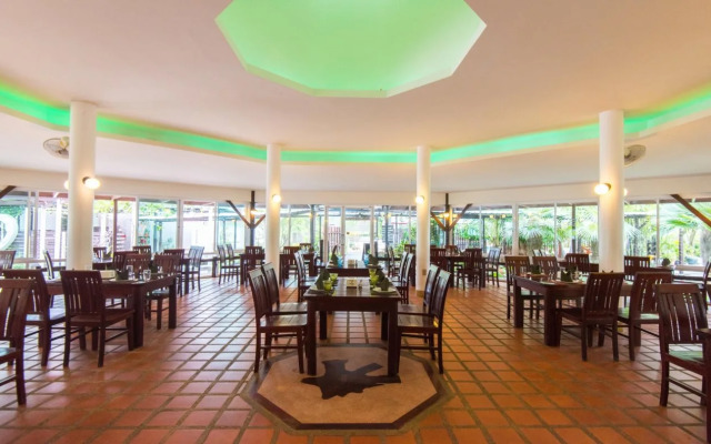 Rattana Pura Beach Resort