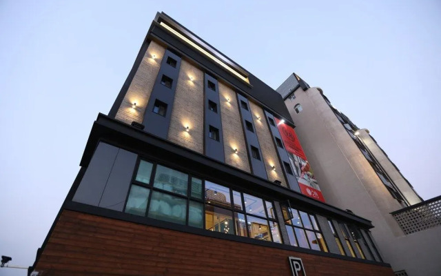 New February Hotel Sinho