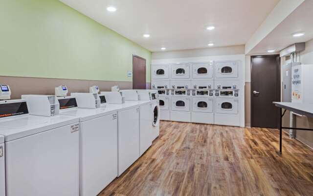 WoodSpring Suites Davenport Quad Cities
