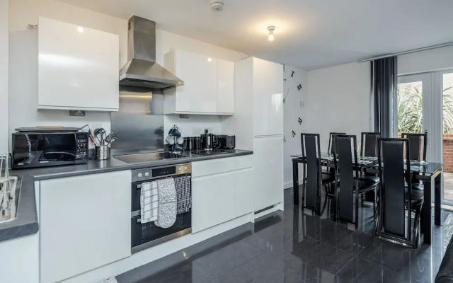 Beautiful 3-bed Apartment in Romford