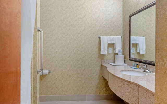 Best Western Plus Bradbury Inn & Suites
