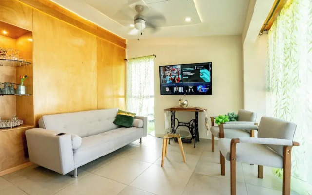 Family House in Jiutepec with Pool & BBQ