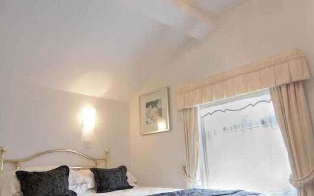 Clifton Villa Hotel