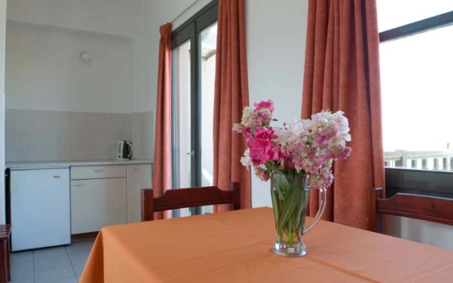 Eleni Apartments