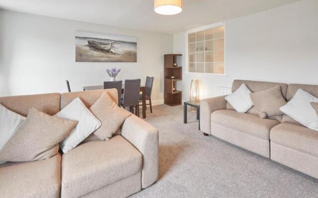 Host   Stay   Sea Gem