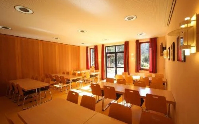 DJH Jugendherberge Born-Ibenhorst mit Zeltplatz