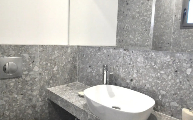 Zennova #29 Sirene Luxury Studio