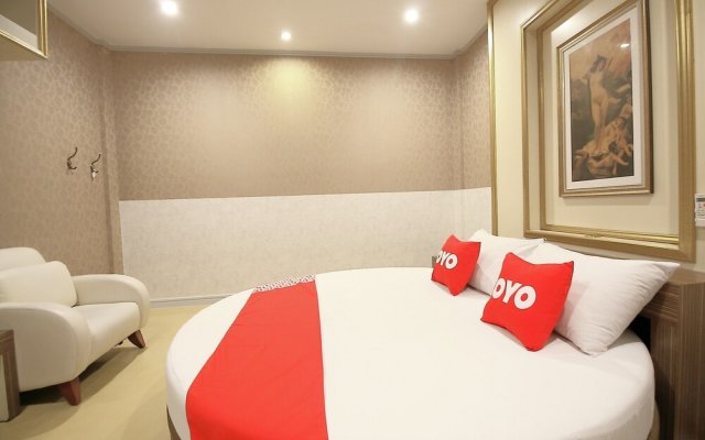 Pinklao Resort by OYO Rooms
