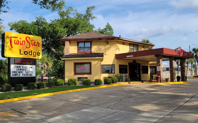 Twin Star Lodge