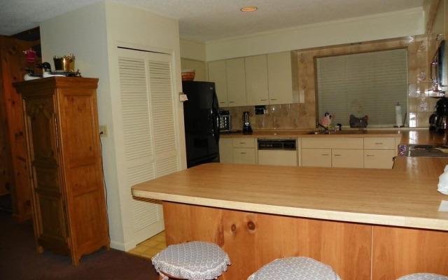 Private Home Close to Loon Mountain, Sleeps Families up to 14! - Cb127l