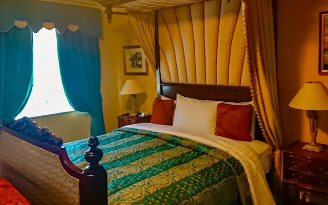 Earls Court House Hotel