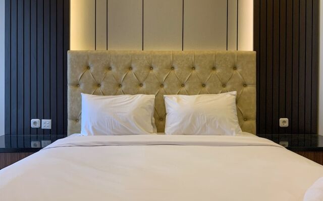 Minimalist Studio Room At Gold Coast Apartment