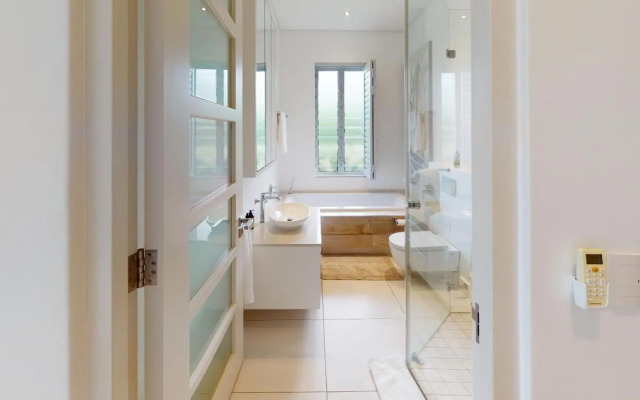 Stamford on Sea by Top Destinations Rentals