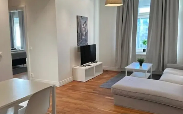 Luxury Apartment in City Hotspot