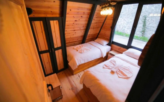 Bungalow With Jacuzzi and Private Pool in Sapanca