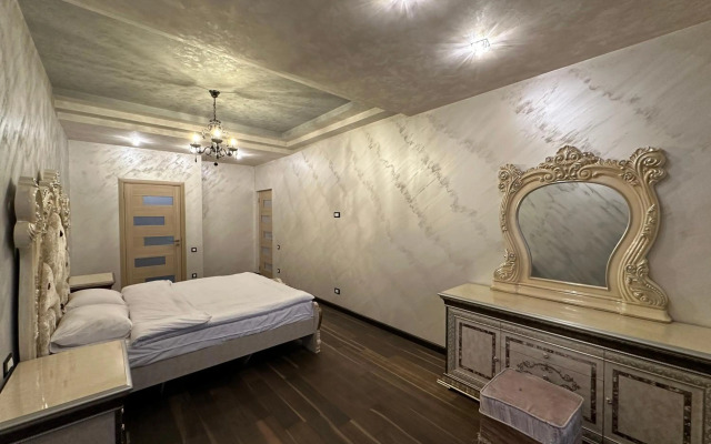 Northern Avenue 2 bedroom Luxury apartment HH777