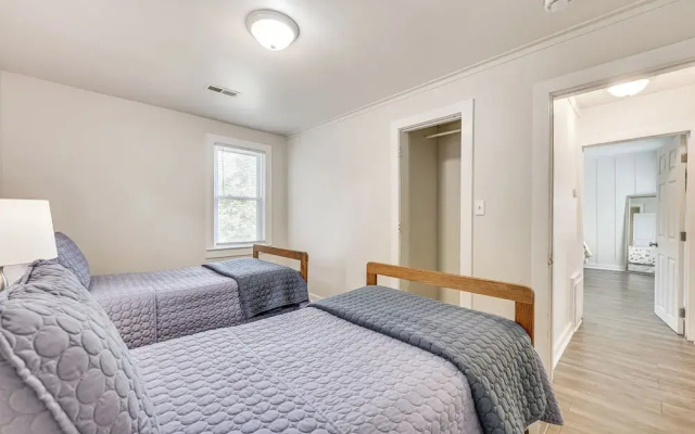 Walk to Dtwn Branson: Pet-friendly Home!