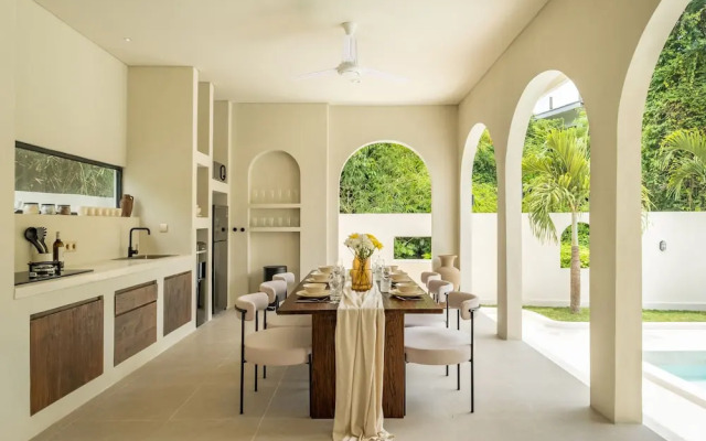 Tropical 3BR Villa in Canggu