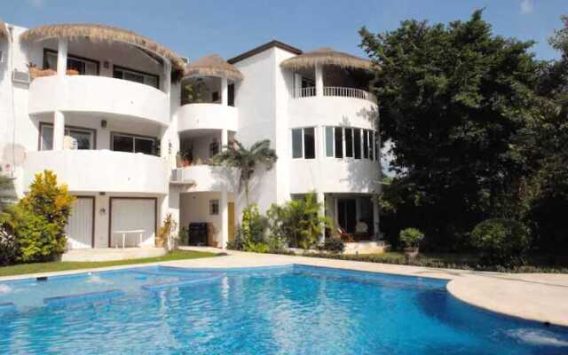 Beach Casa de Canciones Playacar - 2 Br Condo