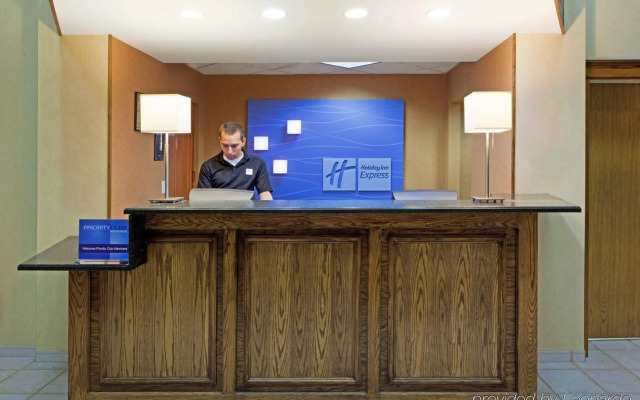 Holiday Inn Express Irwin-PA Turnpike Exit 67