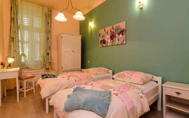 Apartment Smaragd Rose Near the Center of Zadar