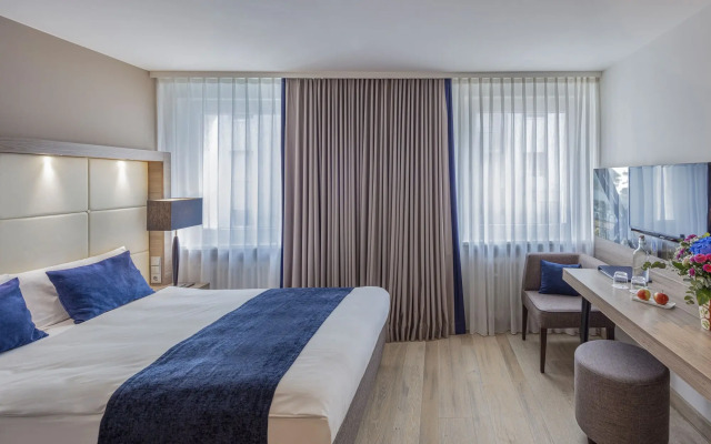The Alex Hotel