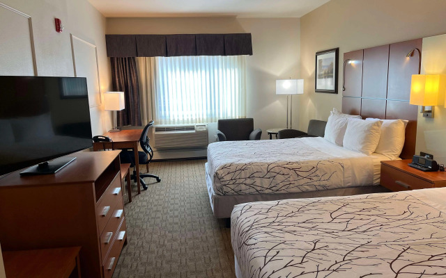Best Western Plus Silver Saddle Inn