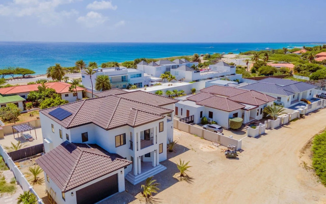 NEW Walk 2 Beach - 5BR Bonusroom w Pool Office