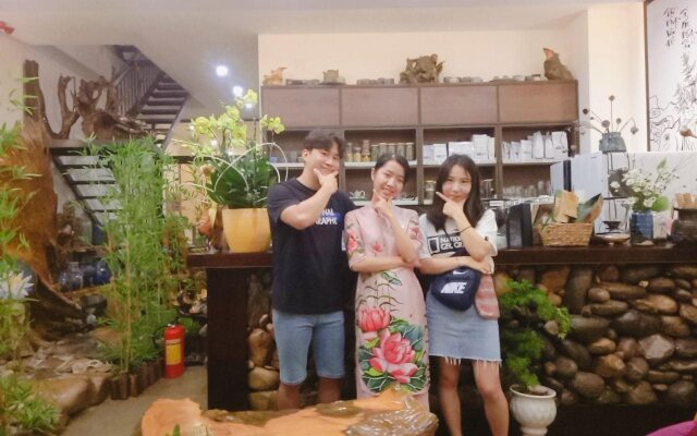Phuong Tran Apartment and Hotel