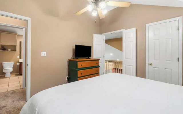 Glory Daze - Overlooking the Golf Course!