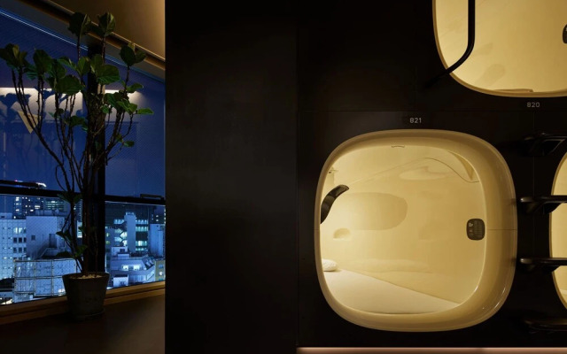 9h nine hours woman Shinjuku sleep lab