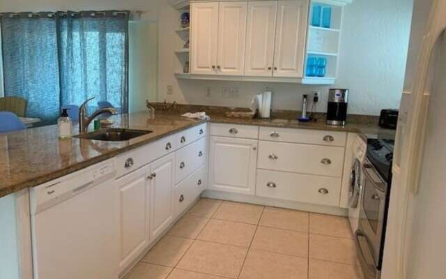 Jamaica Royale T32 - 2 Br Condo