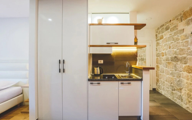 Sir George Luxury Suites