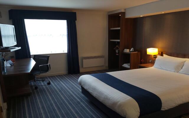 Holiday Inn Express Glenrothes, an IHG Hotel