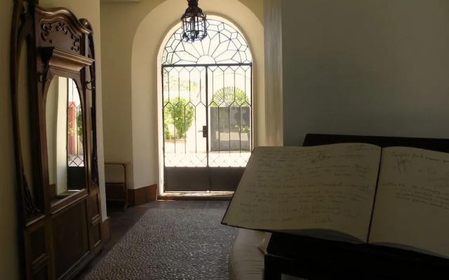 Hotel Posada De Valdezufre